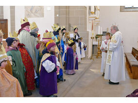Aussendung der Sternsinger in Naumburg (© Karl-Franz Thiede)